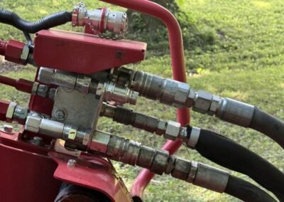 Hydraulic connections on the mulching attachment